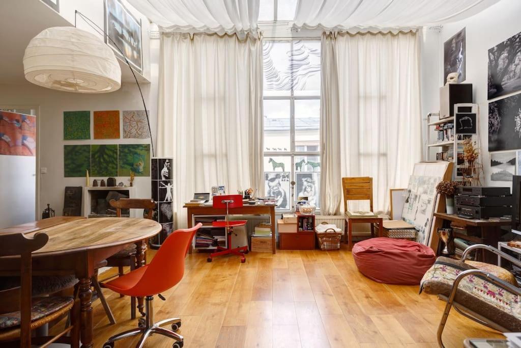 Apartment Sous Le Ciel De Paris, Petite